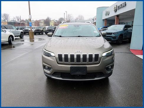 Used 2021 Jeep Cherokee Limited image 2