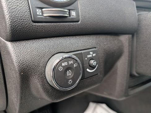 Used 2012 Buick Enclave Premium image 16