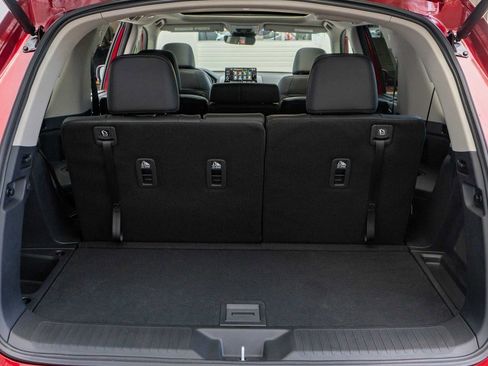 New 2025 Honda Pilot Touring image 13