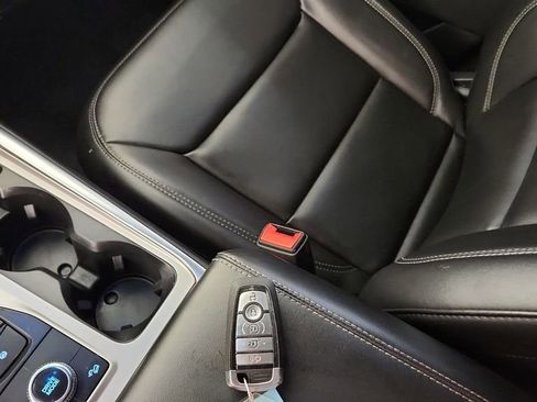 Used 2022 Ford Explorer XLT w/ Equipment Group 202A image 21