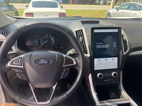 Used 2024 Ford Edge SEL AWD/4WD image 7