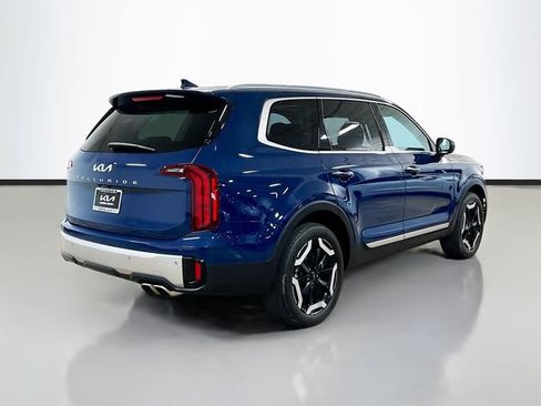 Used 2024 Kia Telluride S w/ S Sunroof Package image 7