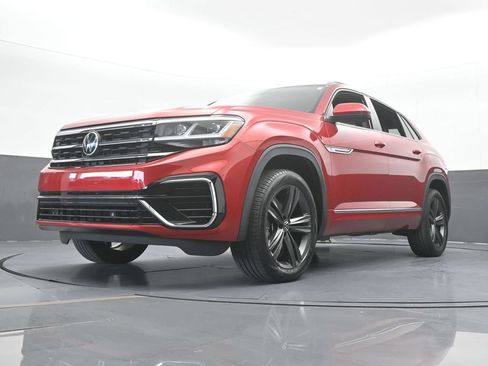 Used 2021 Volkswagen Atlas Cross Sport SE w/ Panoramic Sunroof Package FWD image 54