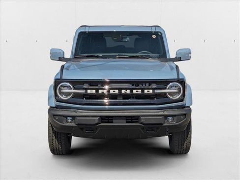 New 2025 Ford Bronco Outer Banks image 6
