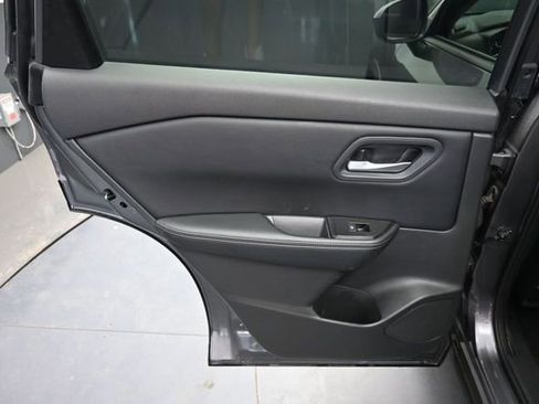 Used 2025 Nissan Rogue SV AWD/4WD image 15