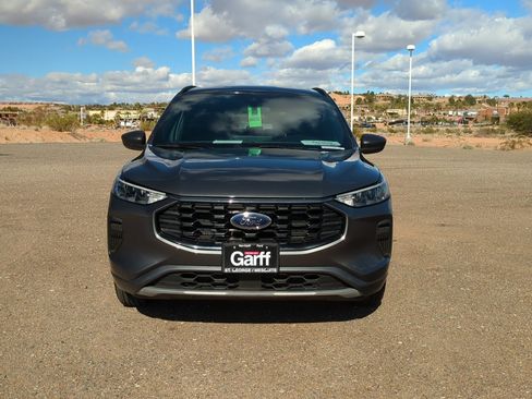 Used 2023 Ford Escape ST-Line w/ Tech Pack #1 image 9