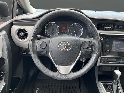 Used 2019 Toyota Corolla LE FWD image 15