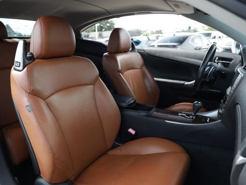 Used 2011 Lexus IS 350C w/ Luxury Pkg RWD image 17