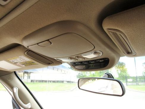 Used 2004 Toyota Sequoia SR5 AWD/4WD image 26