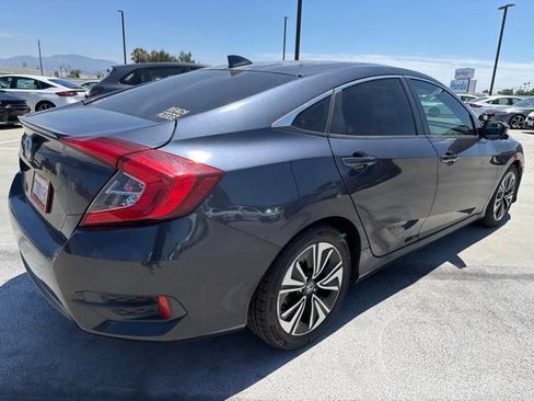 Used 2017 Honda Civic EX-T image 2