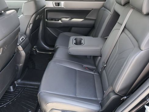Used 2024 Hyundai Santa Fe SEL FWD image 18