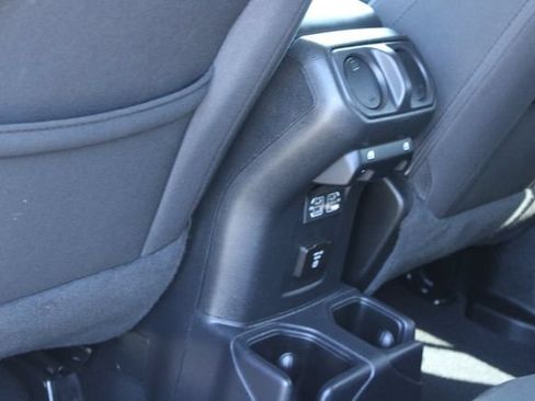 Used 2022 Jeep Wrangler Unlimited Sahara w/ Cold Weather Group AWD/4WD image 40