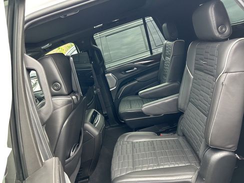 Used 2021 Cadillac Escalade Sport Platinum image 38
