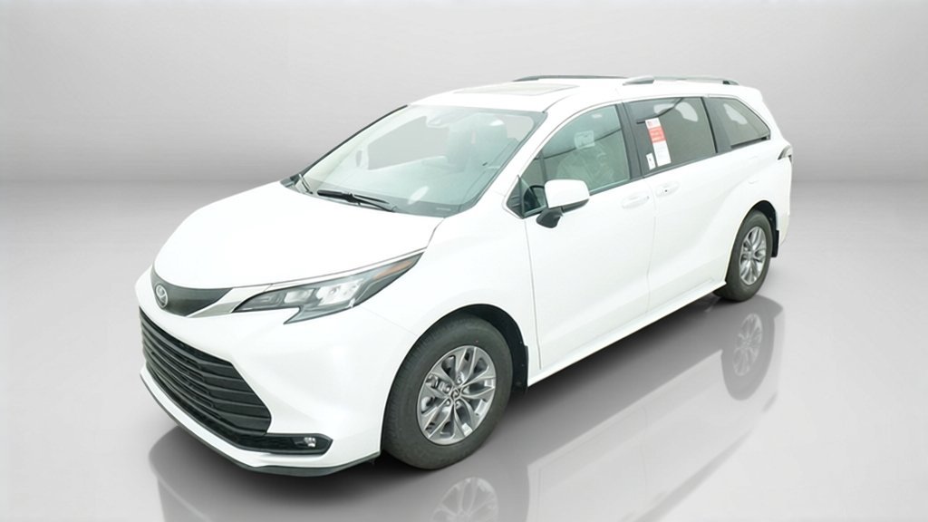 New 2026 Toyota Sienna XLE FWD image 1