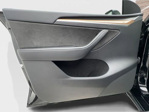 Used 2022 Tesla Model Y Performance image 21