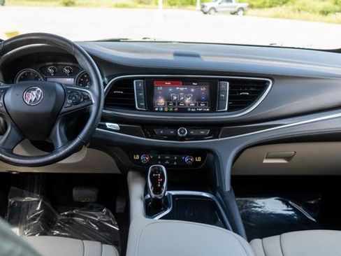 Used 2020 Buick Enclave Essence w/ LPO, Luxury Package AWD/4WD image 15