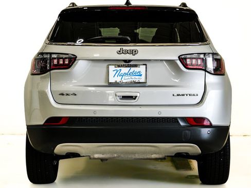 Used 2024 Jeep Compass Limited AWD/4WD image 7