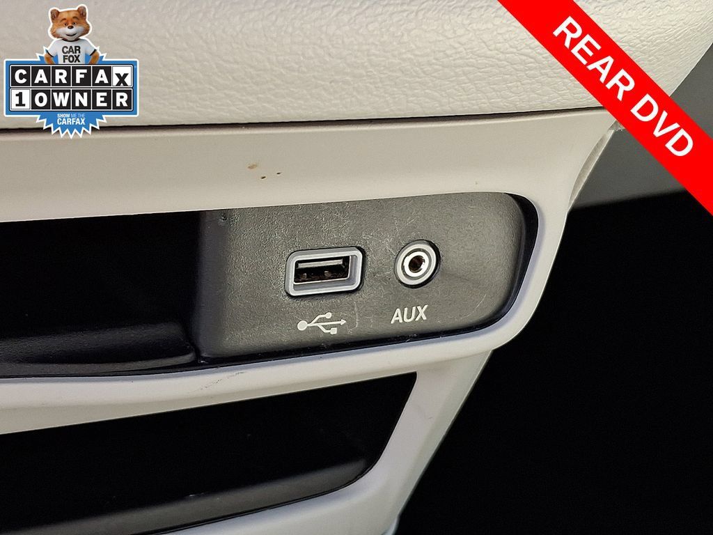 Used 2018 Chrysler Pacifica Touring-L FWD image 24