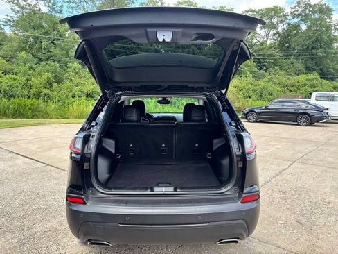 Used 2021 Jeep Cherokee Latitude Lux w/ Comfort/Convenience Group AWD/4WD image 35