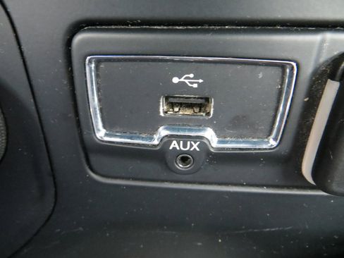 Used 2016 Jeep Renegade Limited image 20