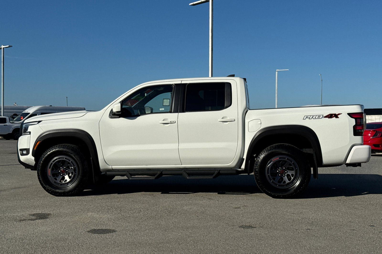 Used 2025 Nissan Frontier PRO-4X w/ Tow Package AWD/4WD image 7