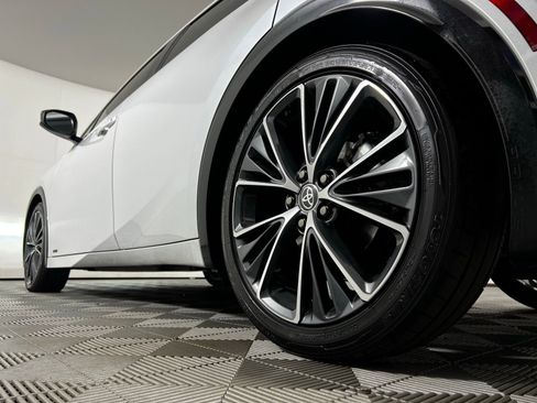 Certified 2024 Toyota Prius XLE image 27