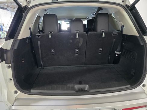 Used 2023 Nissan Pathfinder SL AWD/4WD image 5
