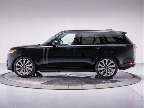 New 2025 Land Rover Range Rover SE image 2