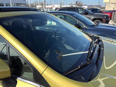 Used 2022 Subaru Crosstrek 2.5i Limited w/ Moonroof Package 2 image 4