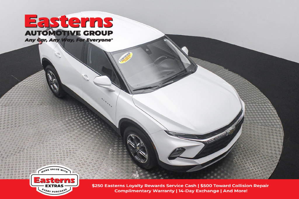 Used 2025 Chevrolet Blazer LT FWD image 4