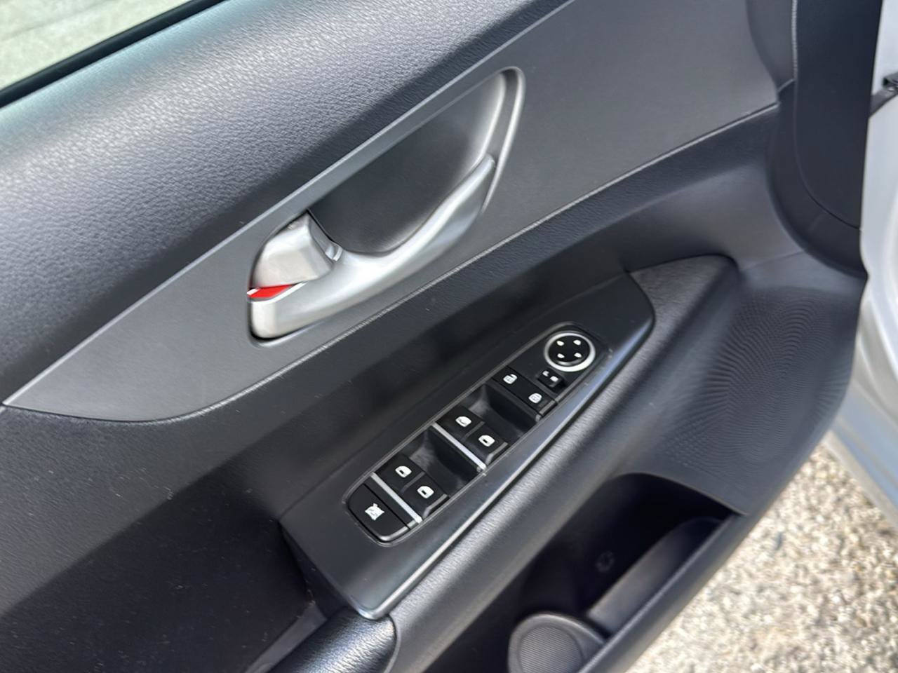 Used 2019 Kia Forte LXS FWD image 12