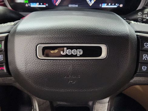 Used 2023 Jeep Grand Cherokee Limited AWD/4WD image 50