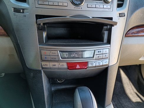 Used 2010 Subaru Outback 2.5i Limited image 26