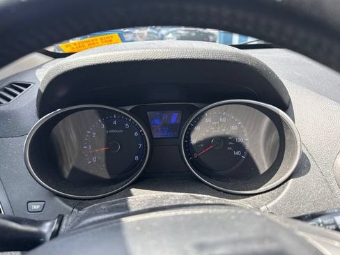 Used 2011 Hyundai Tucson GLS FWD image 8
