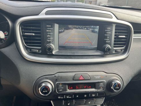 Used 2020 Kia Sorento LX w/ LX I4 Convenience Package FWD image 16
