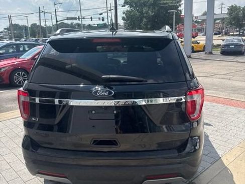 Used 2019 Ford Explorer XLT w/ Equipment Group 202A FWD image 9