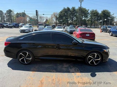 Used 2018 Honda Accord Sport image 4