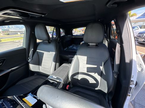Used 2025 Mercedes-Benz GLC 300 image 15