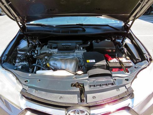 Used 2017 Toyota Camry LE image 34