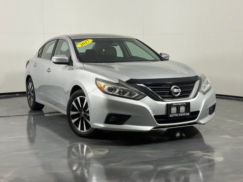 Used 2017 Nissan Altima 2.5 SL FWD image 2
