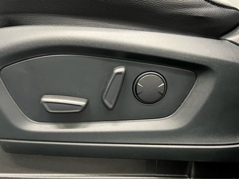 Used 2021 Ford Explorer XLT w/ Equipment Group 202A image 14