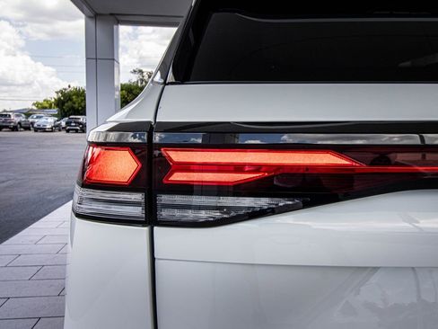 New 2026 Volkswagen Tiguan S FWD image 15