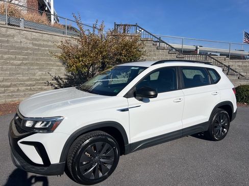 Used 2022 Volkswagen Taos S image 26