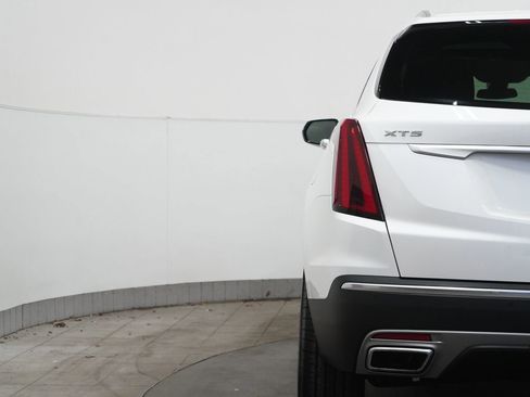 Used 2022 Cadillac XT5 Premium Luxury w/ LPO, Floor Liner Package image 12