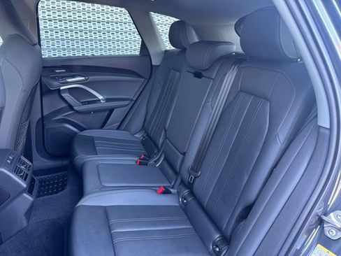 Certified 2025 Audi Q5 Premium Plus image 11