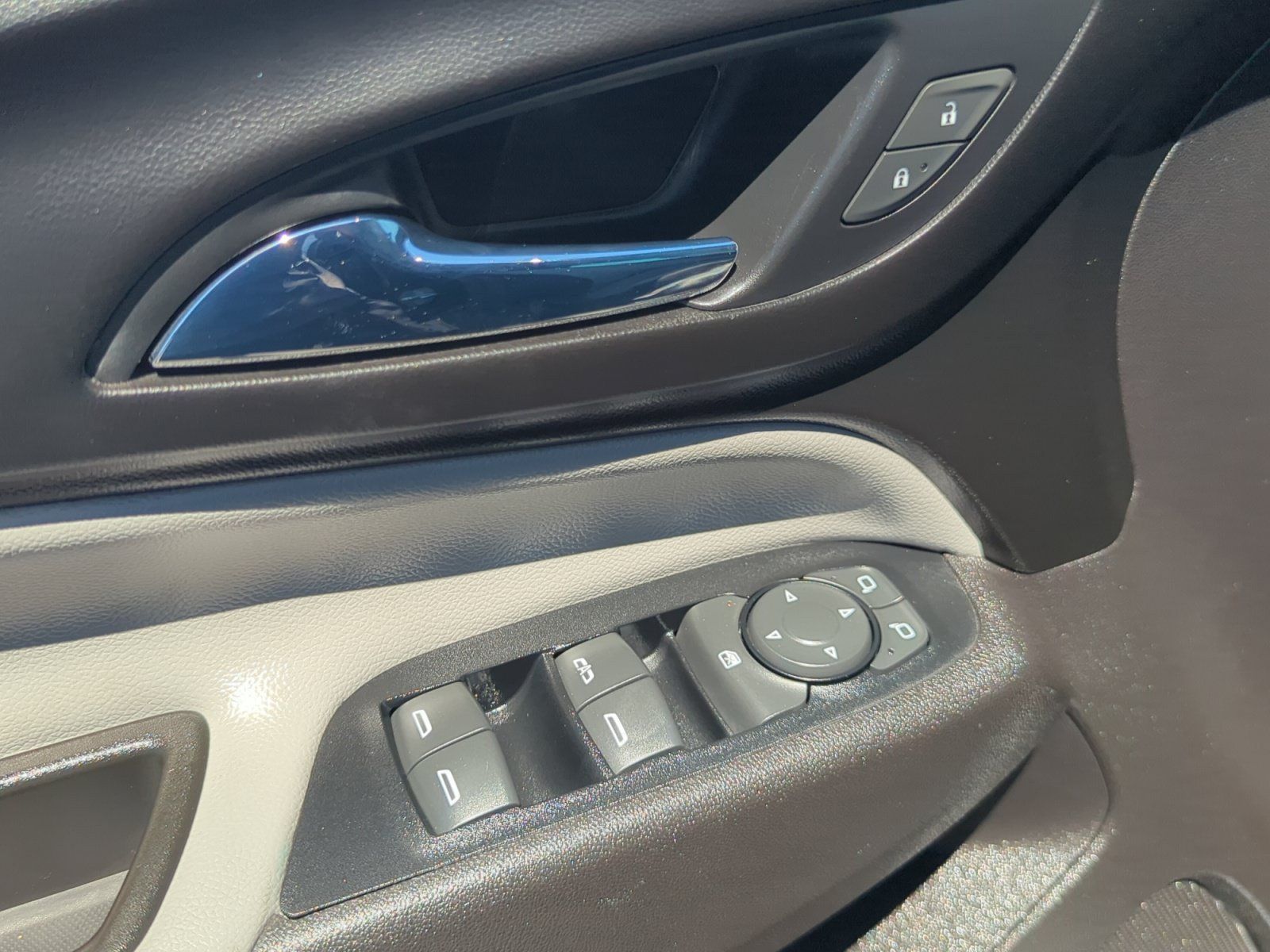Used 2019 Chevrolet Equinox LS FWD image 16