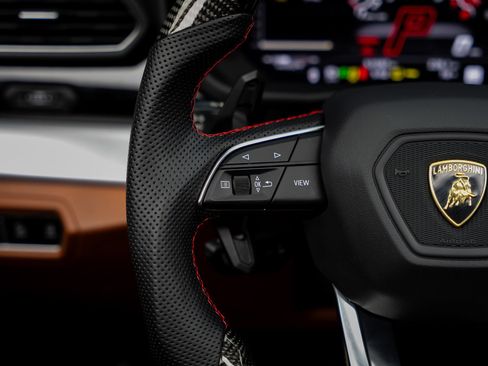 Used 2019 Lamborghini Urus AWD/4WD image 41