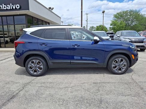 Used 2024 Kia Seltos S AWD/4WD image 8