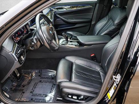 Used 2023 BMW M550i xDrive w/ Executive Package image 12