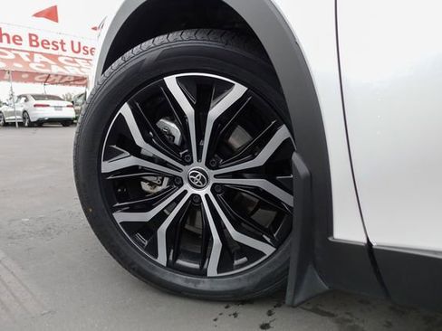 Certified 2023 Toyota Crown XLE image 10